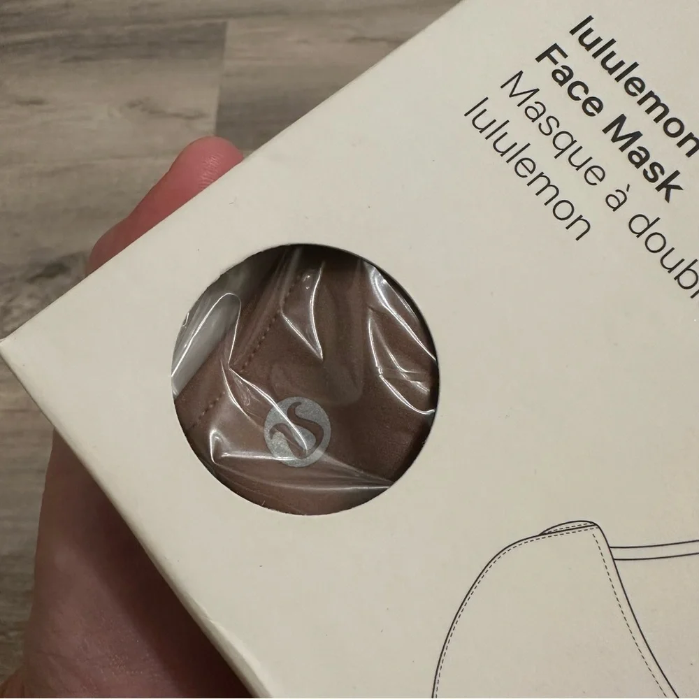 NEW❗️ Lululemon Double Strap Face Mask in Brown
